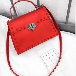 CROSSBODY BAGS♥️♥️ THESE BAGS ARE SELLING FAST⚡⚡♥️